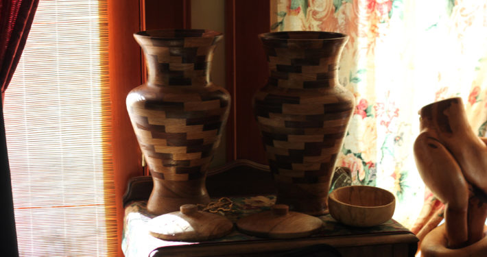 Vases-in-light